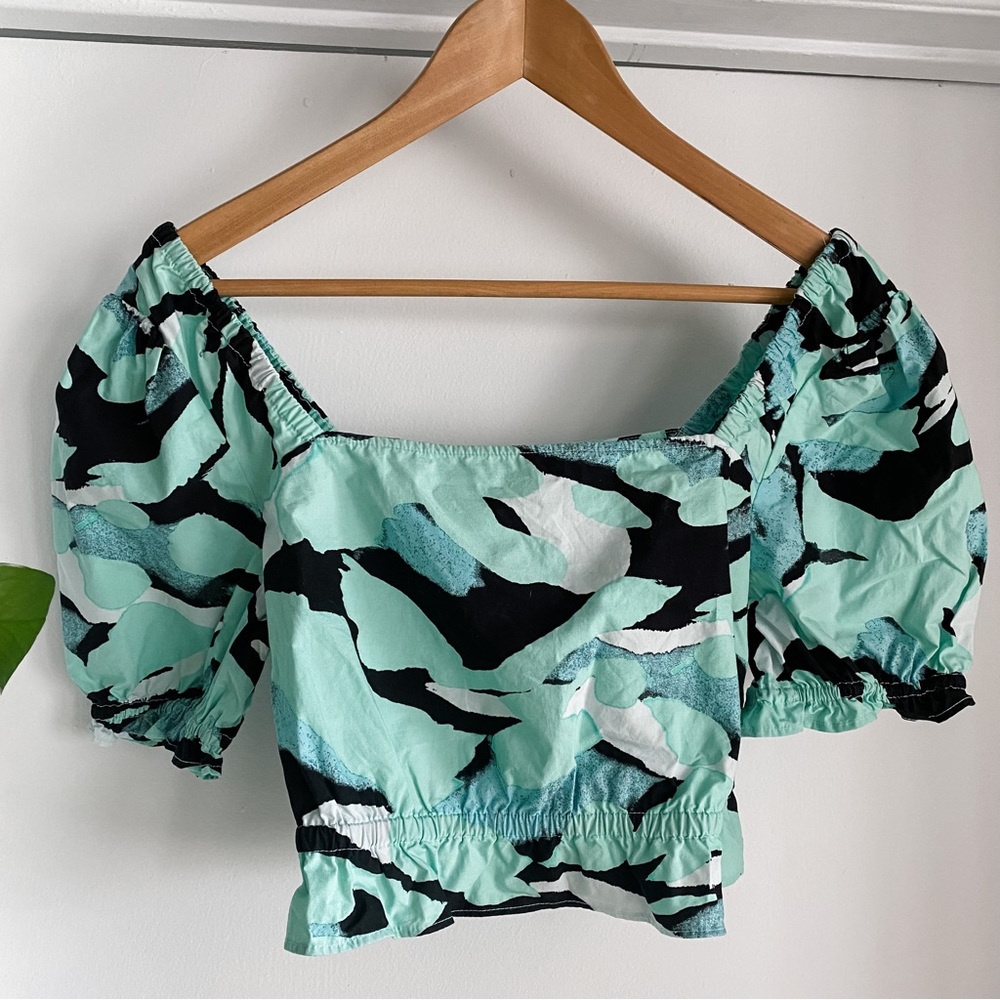 🚫SOLD🚫Tropical Abstract Crop Top